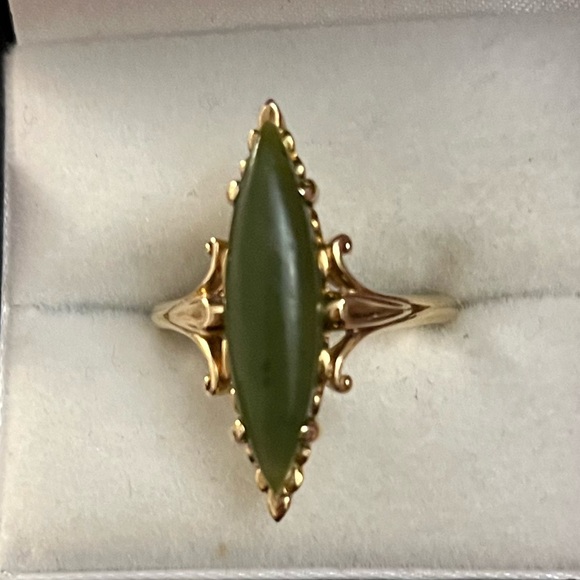Jewelry - 10k Gold Jade Navette Ring size 9.5
